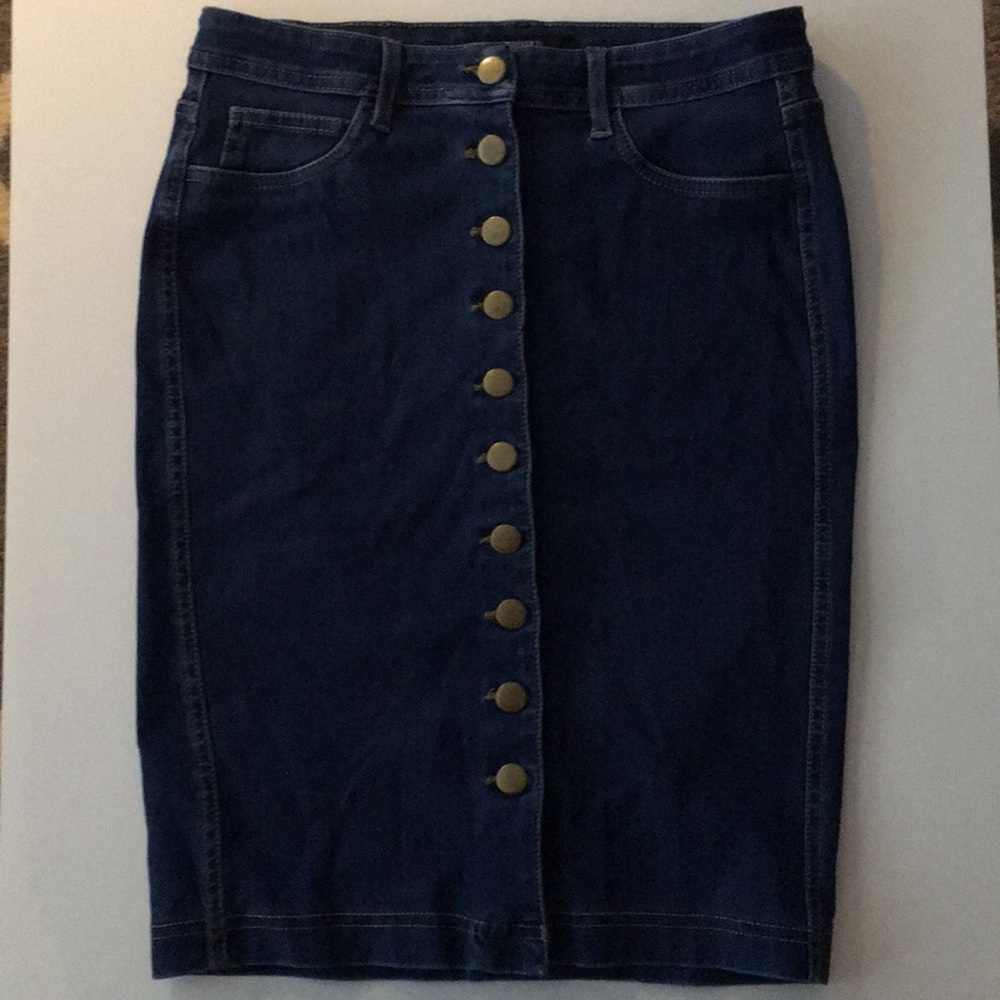 Denim button skirt